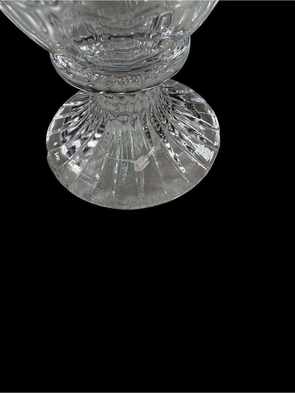 Elegant Clear Cut Glass Vase - Decorative Crystal-Style Accent